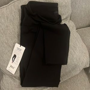 NWT Black Alo Yoga Leggings